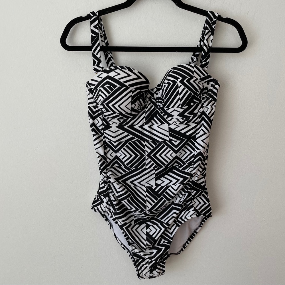 Leilani Black White Geometric Print One Piece Swim